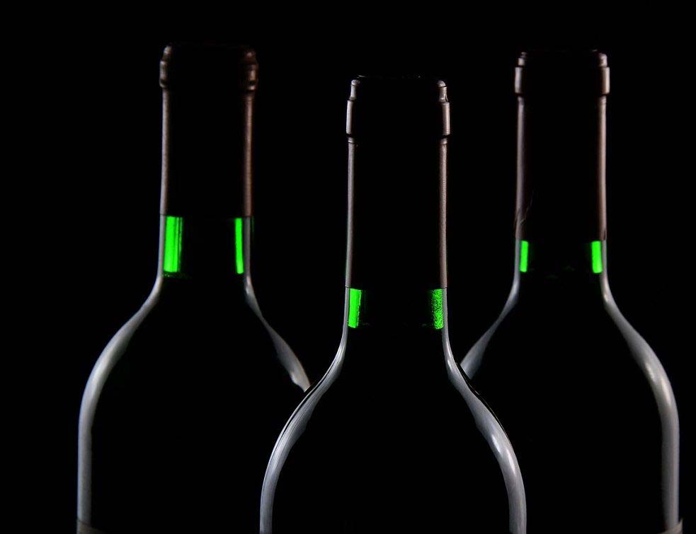 БОГАТ РОД ГРОЖЂА КОД ПРИЈЕДОРА: Ракију пече свако, али направити вино, е то је већ <span style='color:red;'><b>наука</b></span>